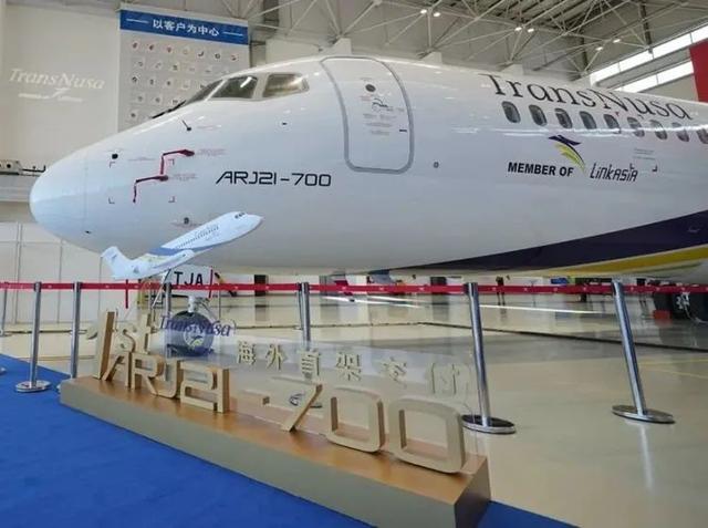 中国喷气式客机首次进入海外市场